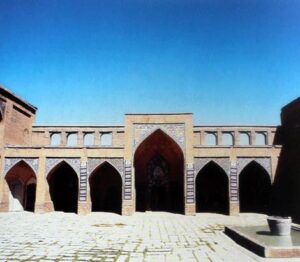 صحن مسجد جامع شهرکرد
